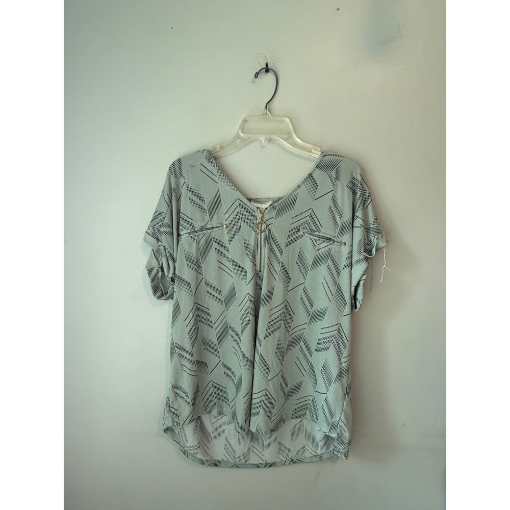 Flower &‎ Feather Womens 1XL Sage Green Geometric Zip Neck Blouse PT85002Y-U